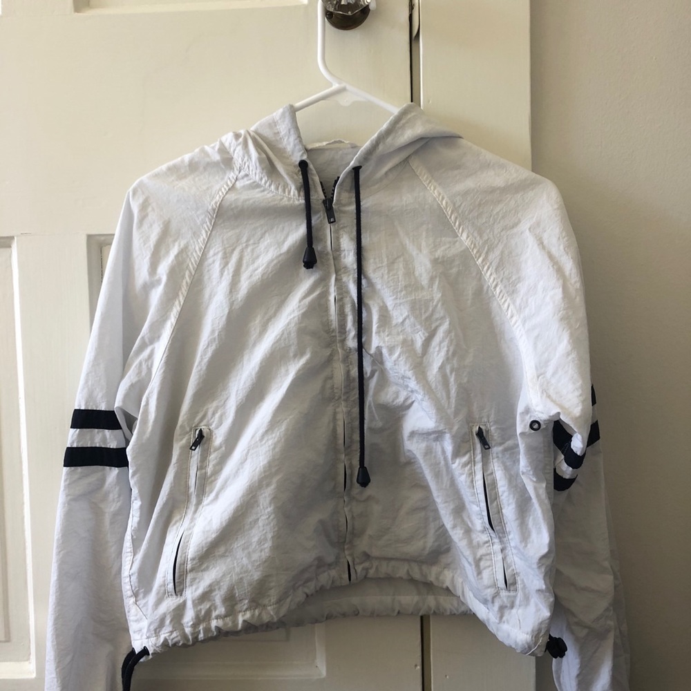 brandy melville wind breaker